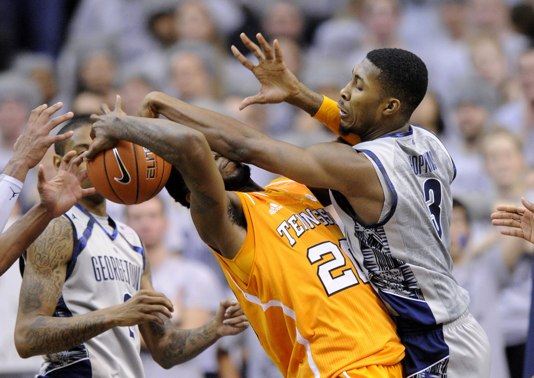 2012: Georgetown, Tennessee struggle to 37-36 final